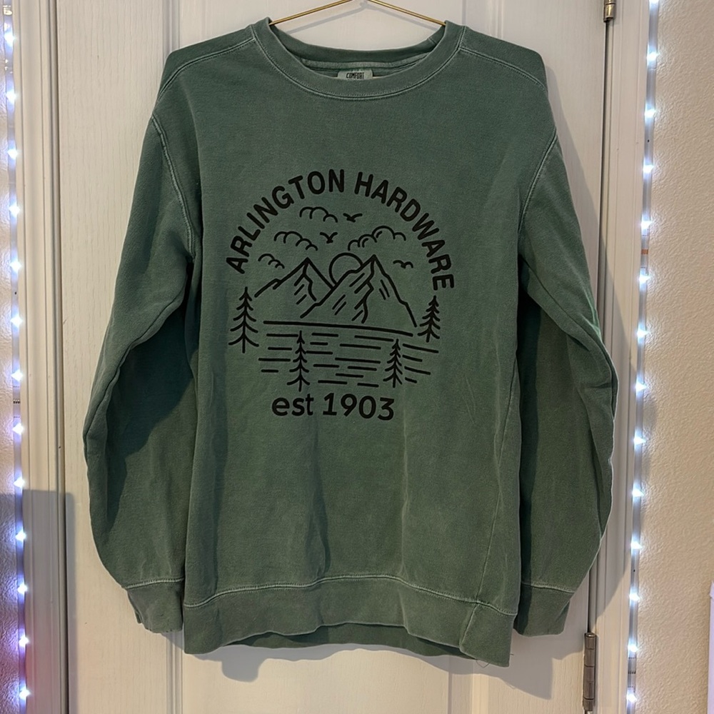 Arlington Hardware crewneck.